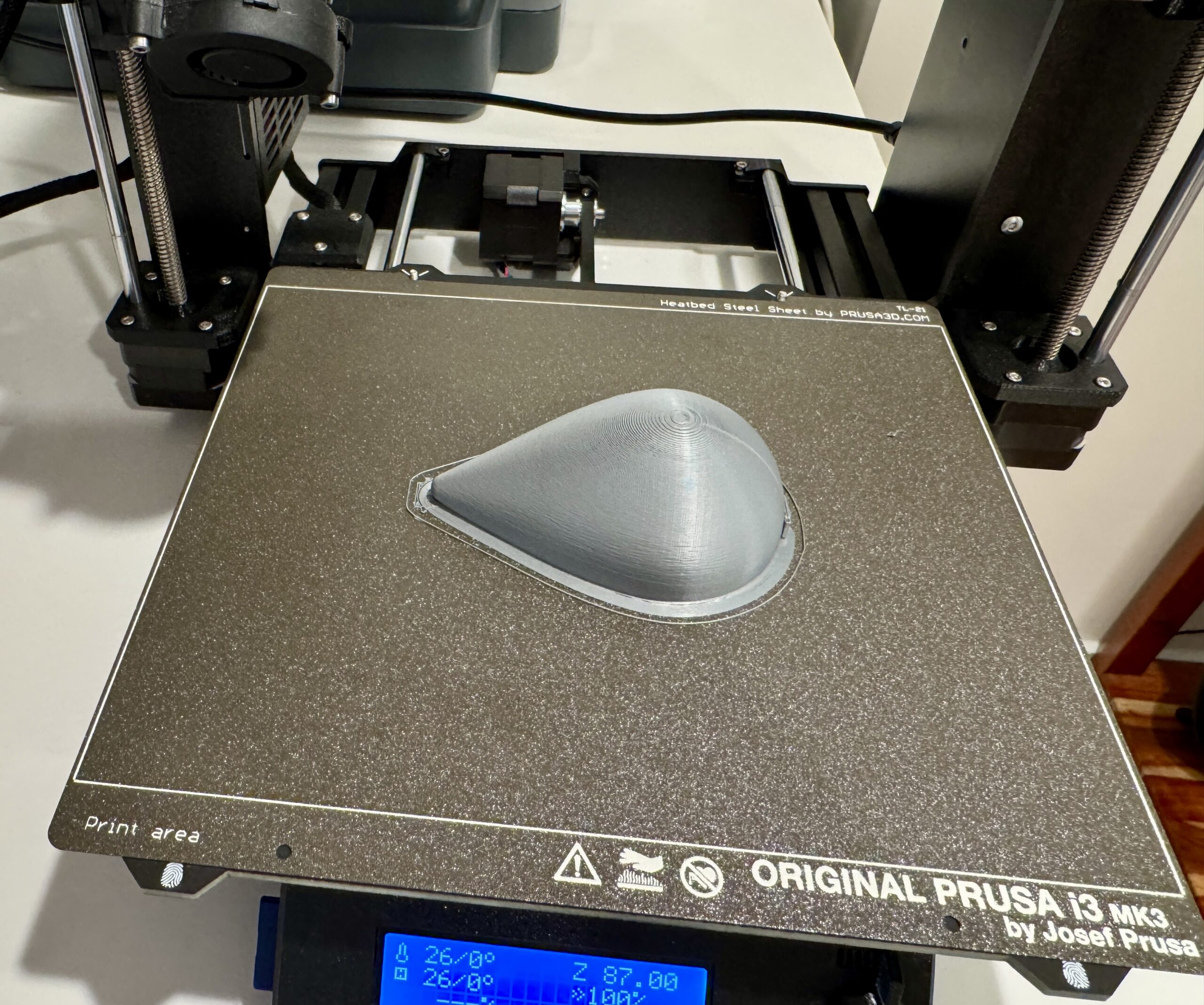 The enclosure printing on a Prusa i3 MK3